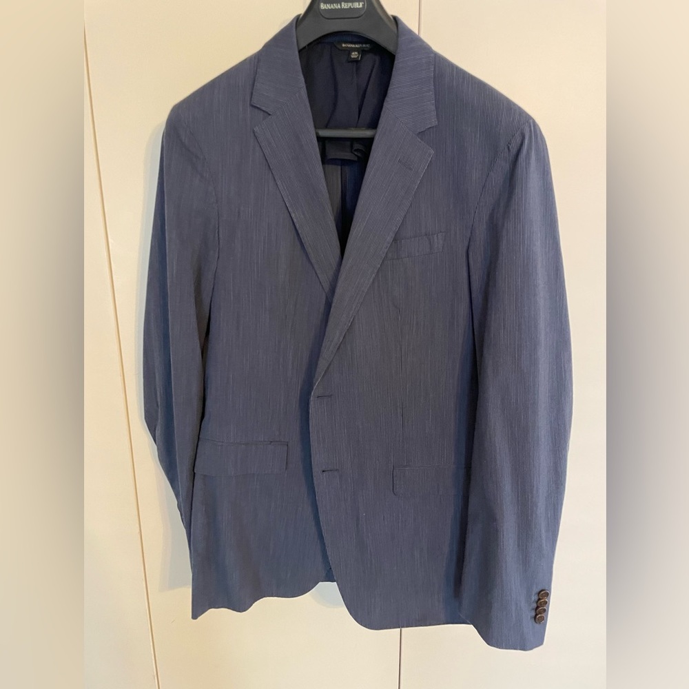 Banana Republic blazer. 42L. Slim. Like new. Navy/blue stripe